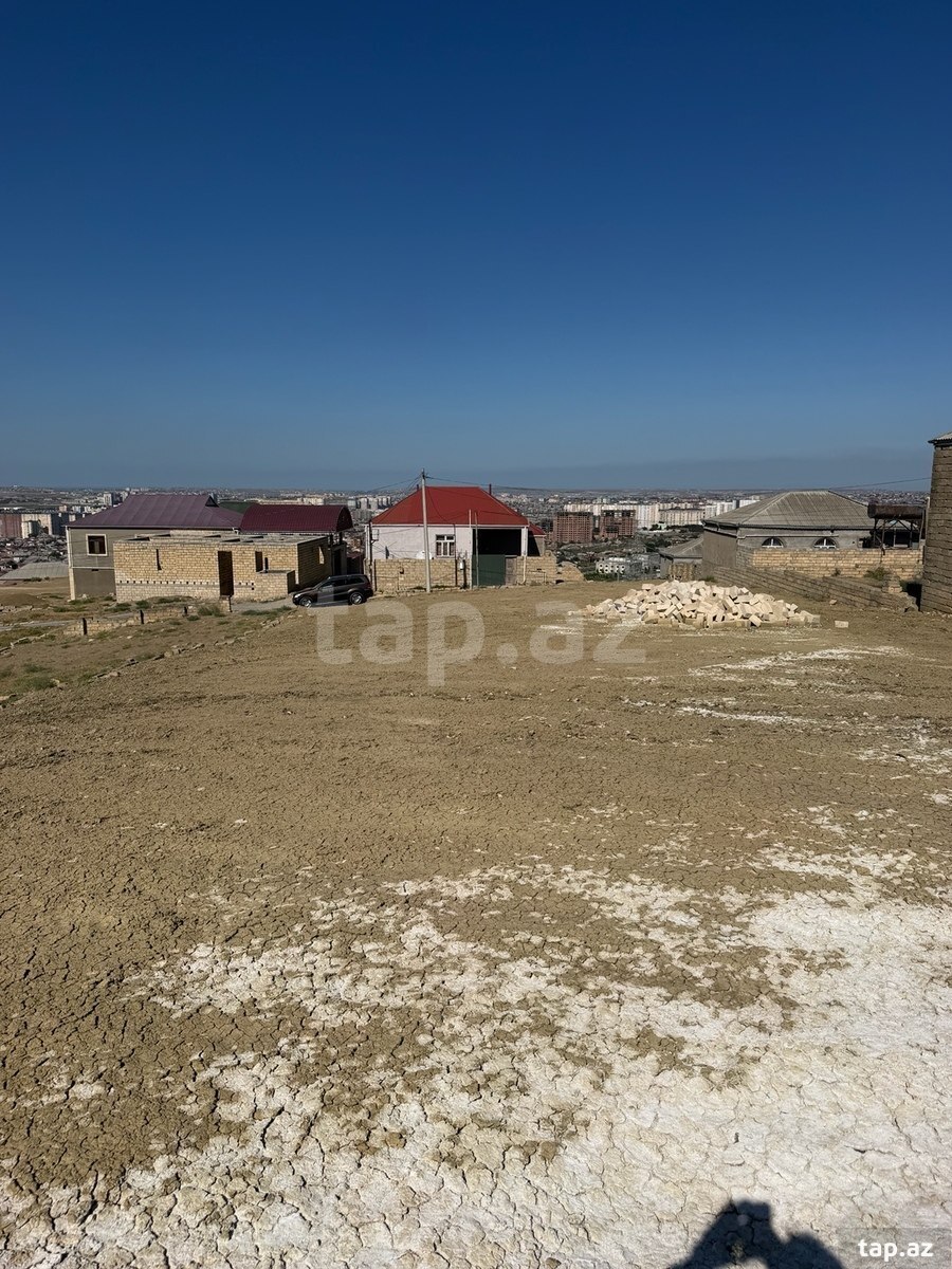 Torpaq satılır, Bakı
