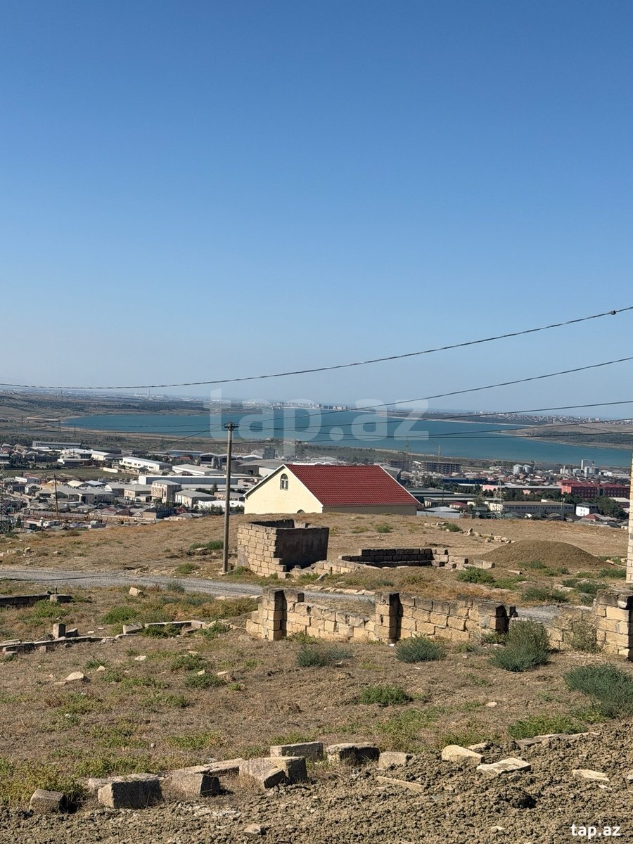 Torpaq satılır, Bakı