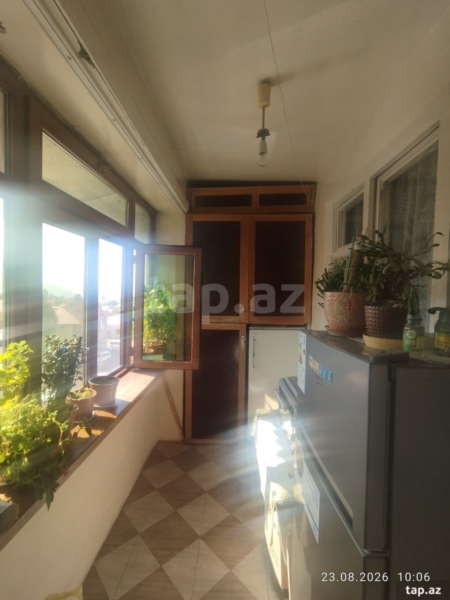 2-otaqlı mənzil, Şəki ş., 60 m²
