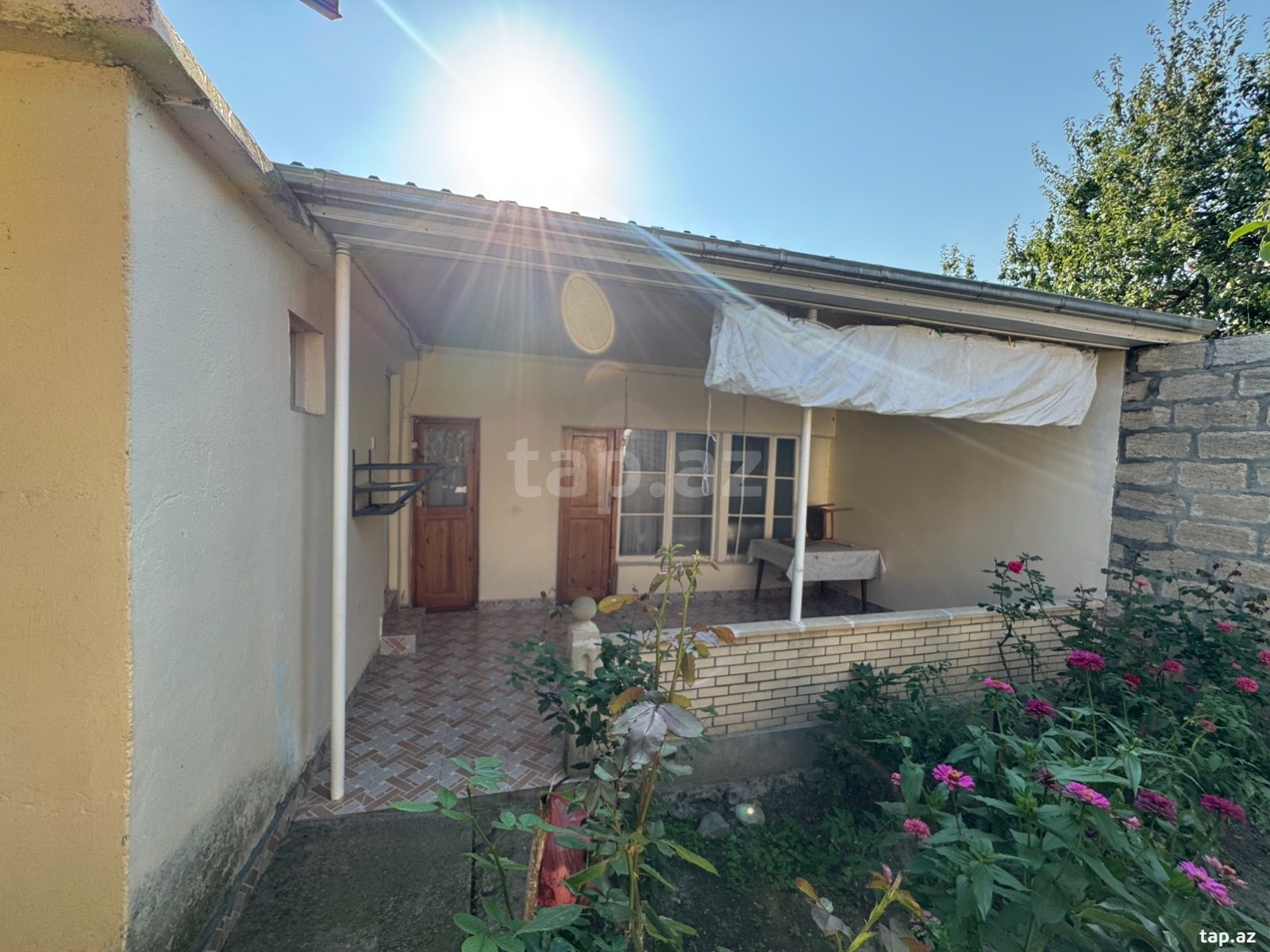 3 otaqlı həyət evi satılır, Şəki