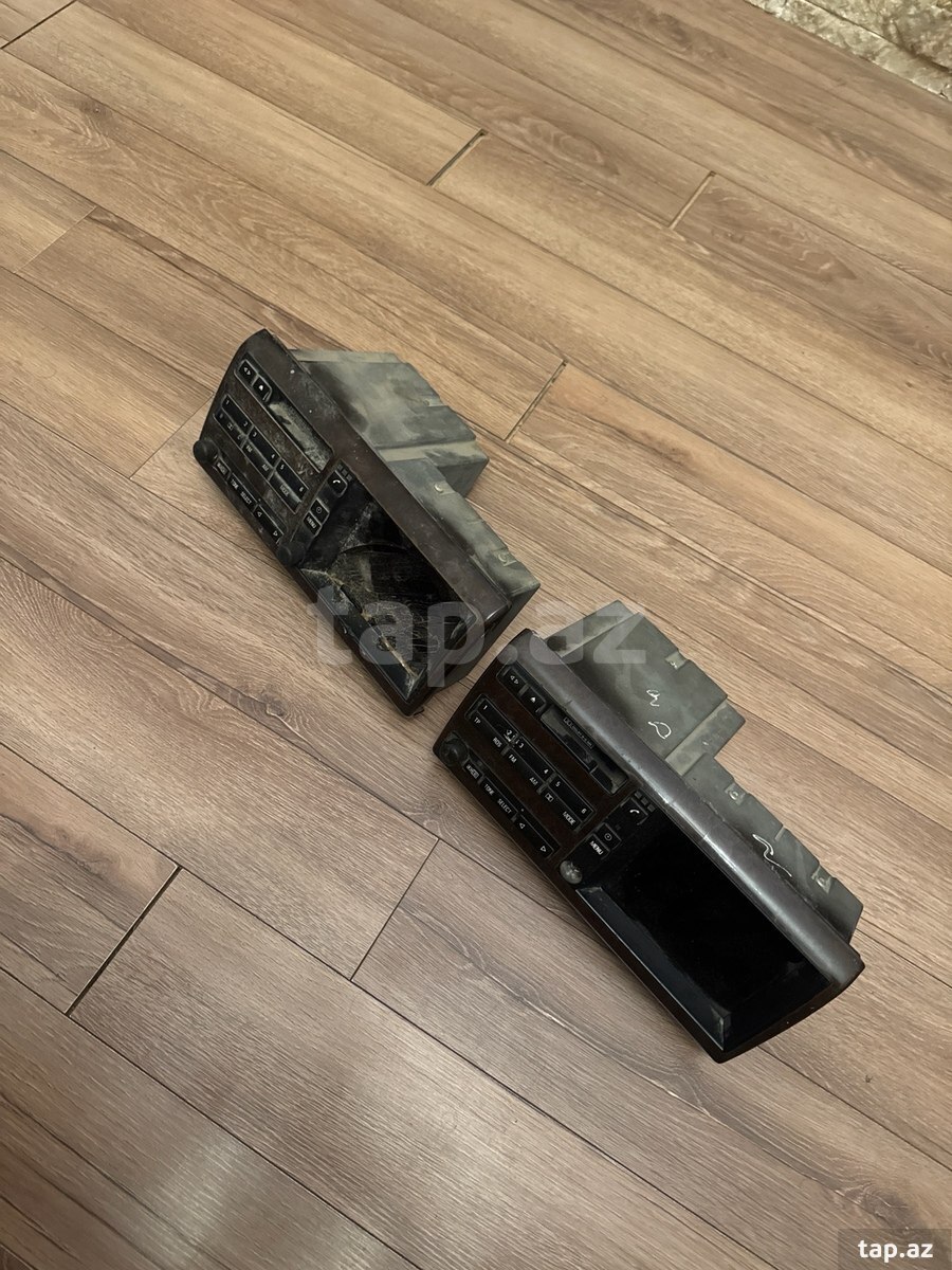 BMW board monitor / Radio Cassette E38 E3