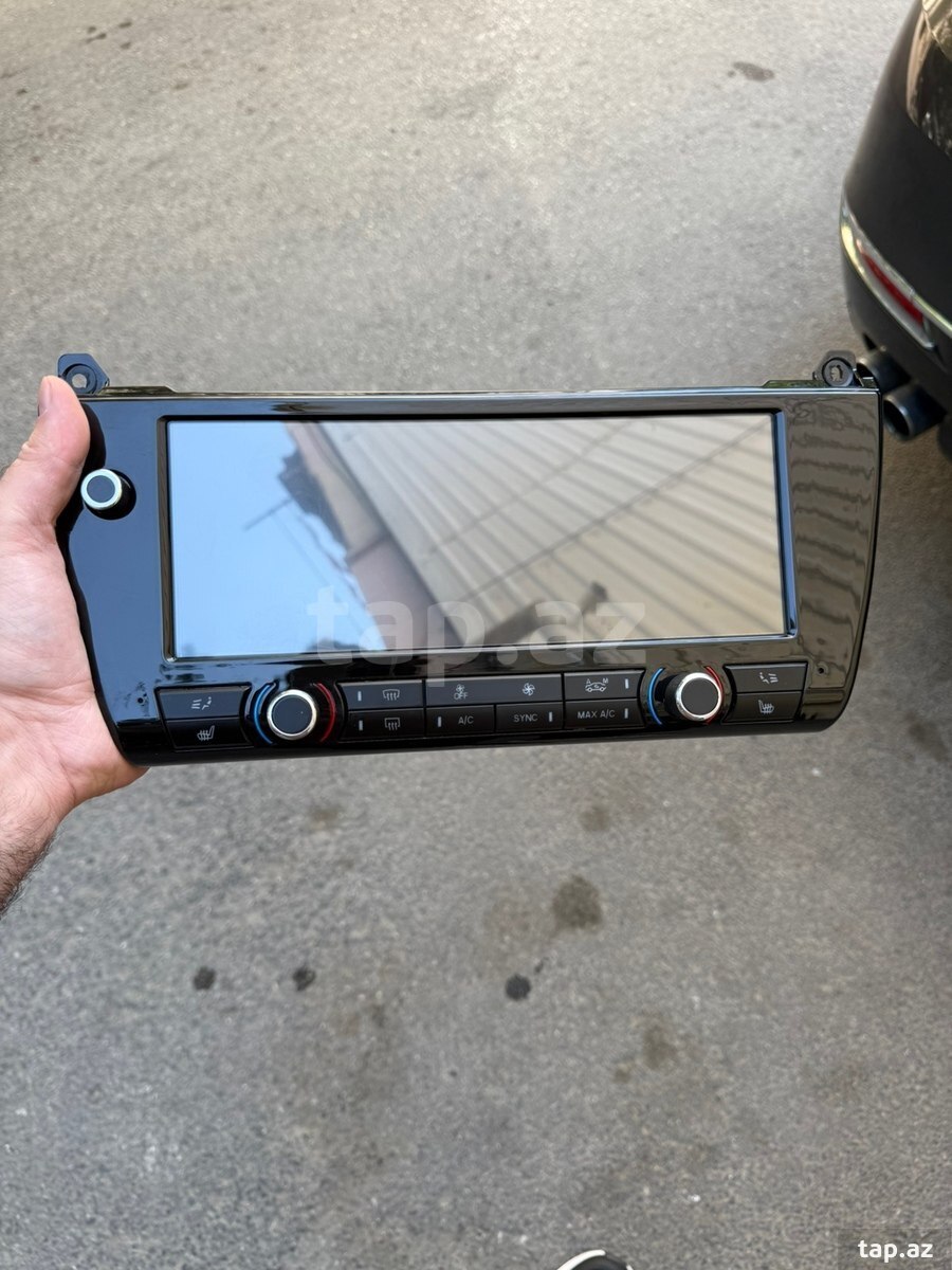 BMW F10 monitoru