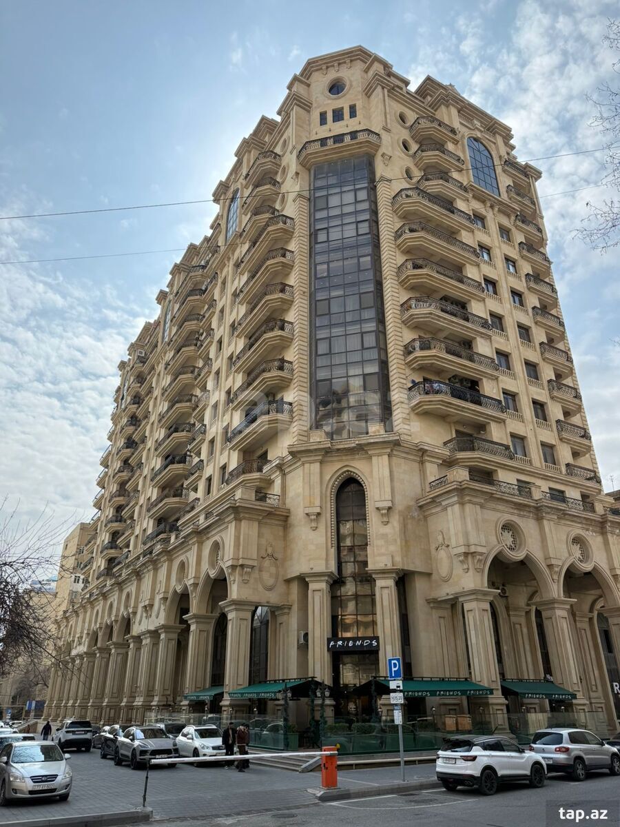 4-otaqlı yeni tikili, M.Qardaşları küç., 229 m²