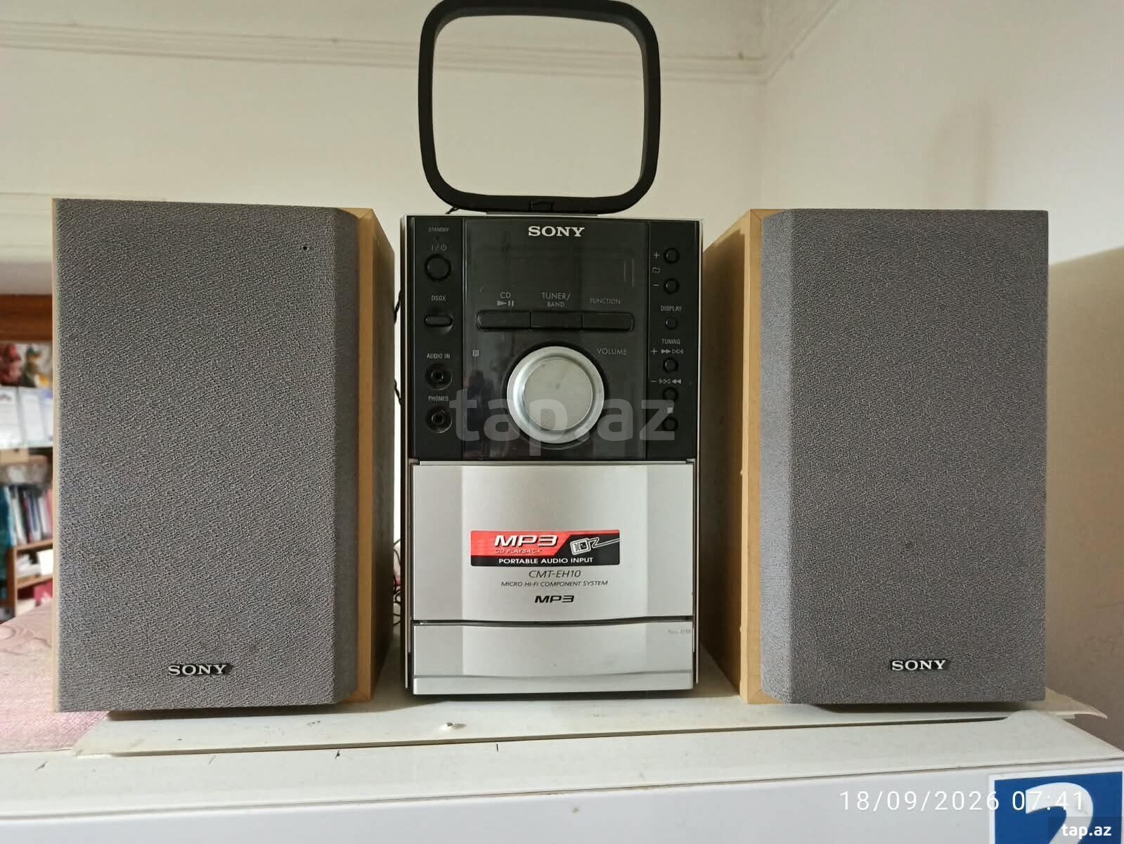 Musiqi mərkəzi Sony CMT-EH10 mikro hi-fi