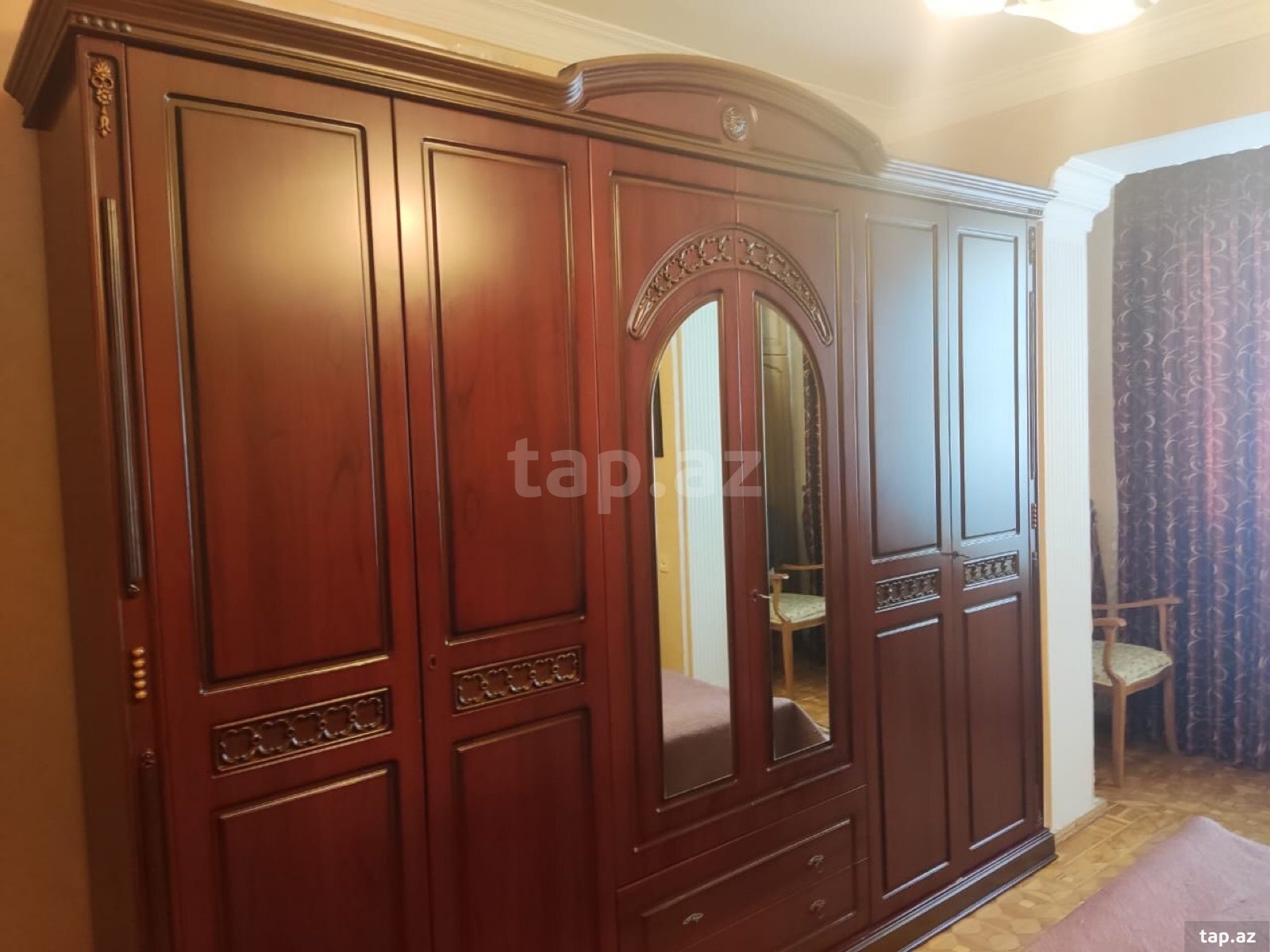4-otaqlı mənzil kirayə verilir, Rövşən Hüseynov küç., 110 m²