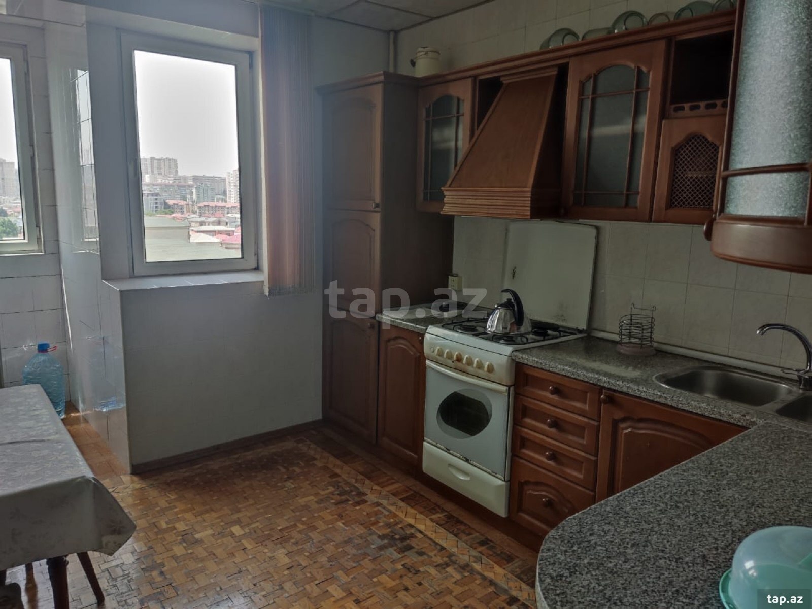 4-otaqlı mənzil kirayə verilir, Rövşən Hüseynov küç., 110 m²