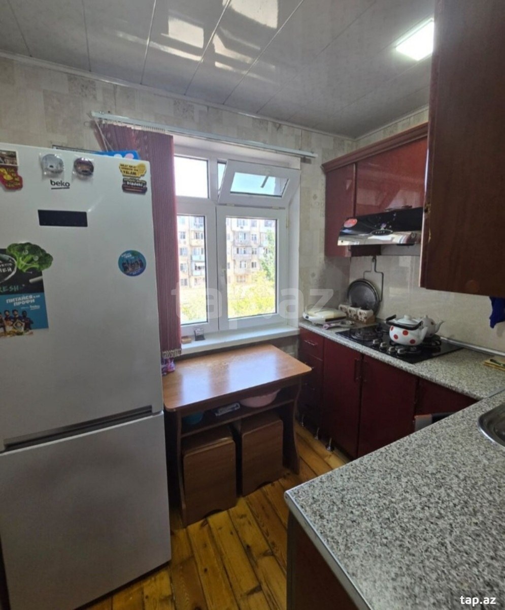3-otaqlı mənzil kirayə verilir, Memar Əcəmi m., 50 m²