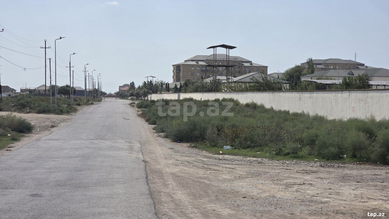 Torpaq satılır, Bakı