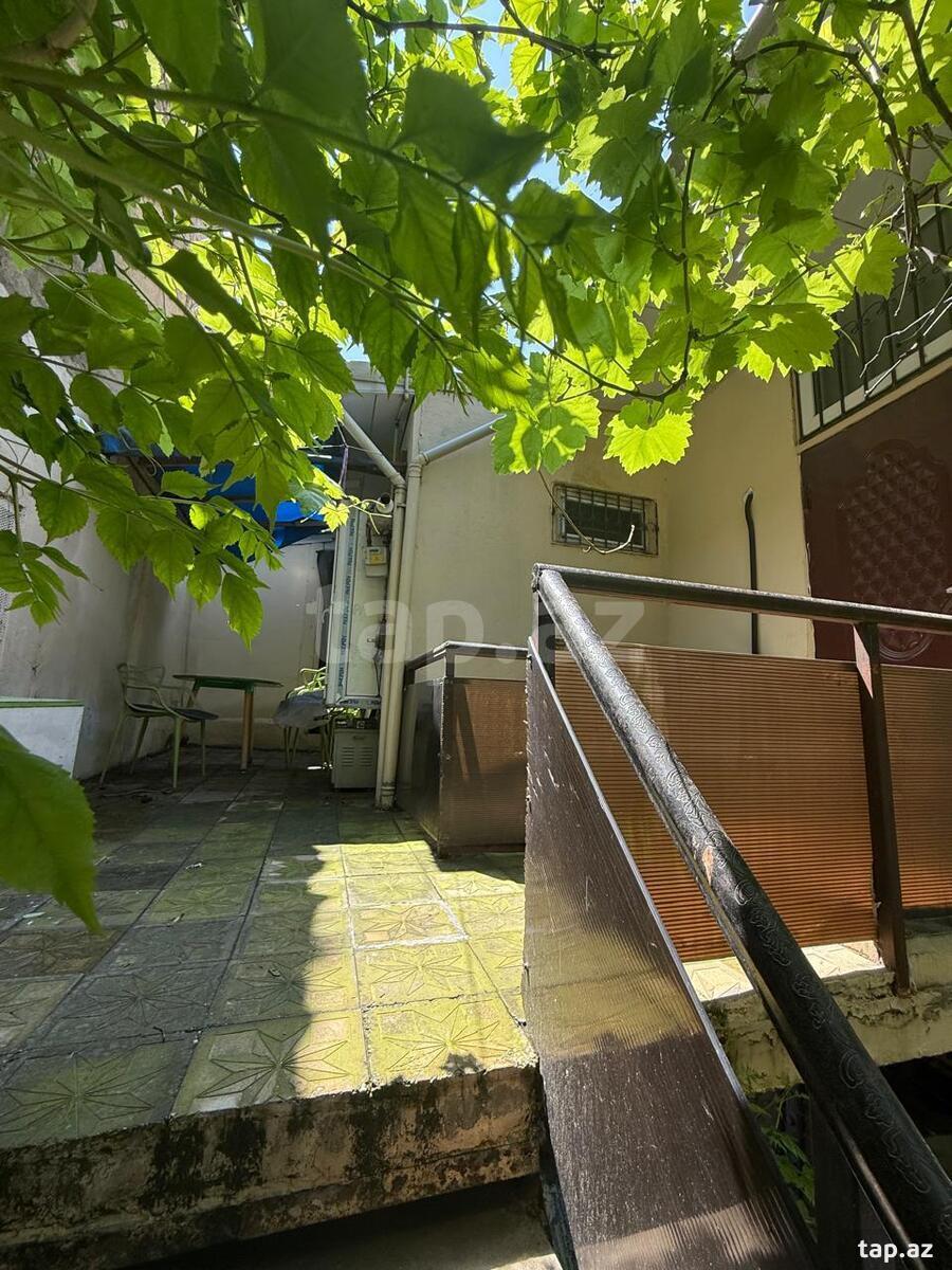 4-otaqlı mənzil kirayə verilir, 28 May m., 120 m²