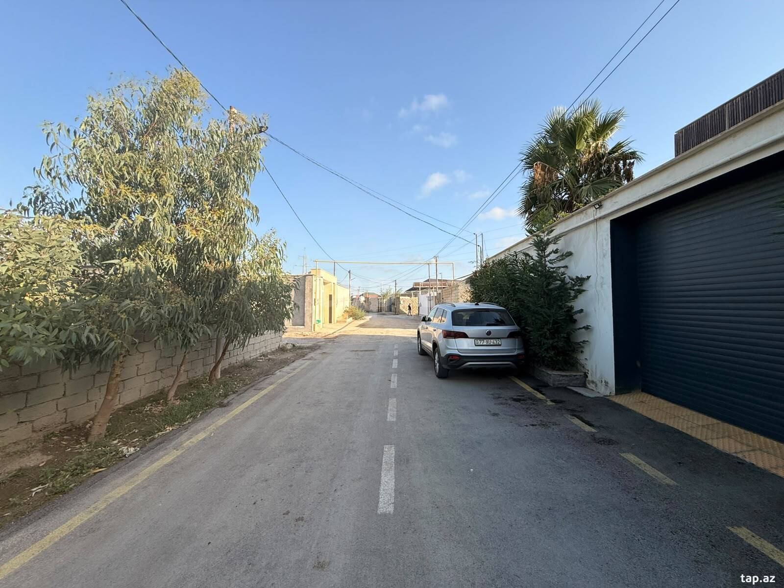 Torpaq satılır, Bakı