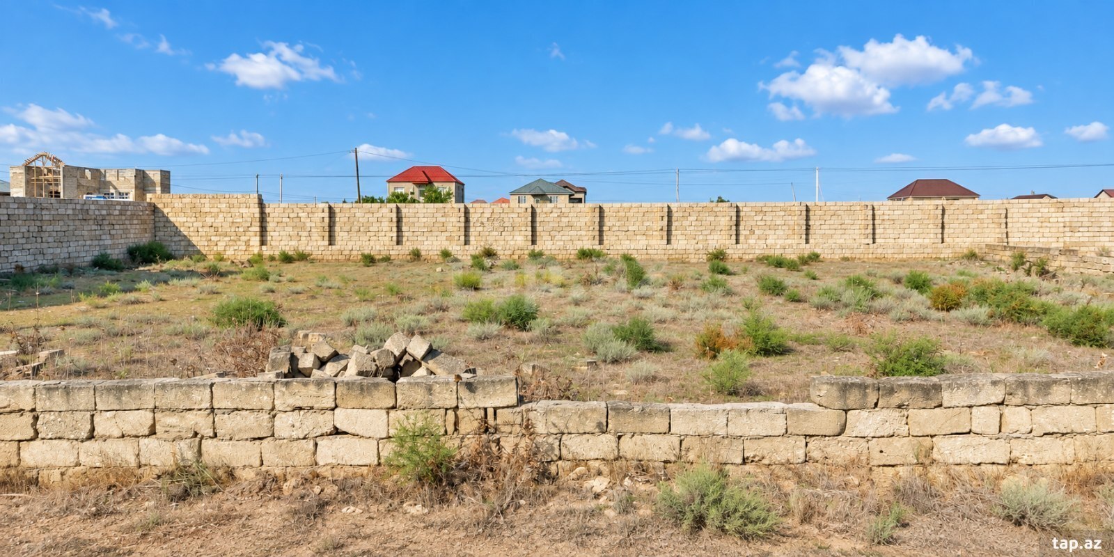 Torpaq satılır, Bakı