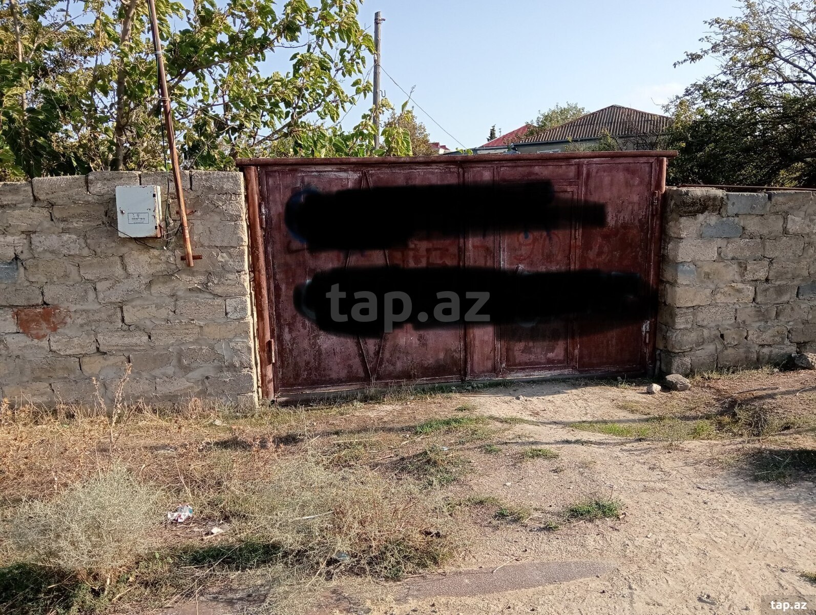 Torpaq satılır, Bakı