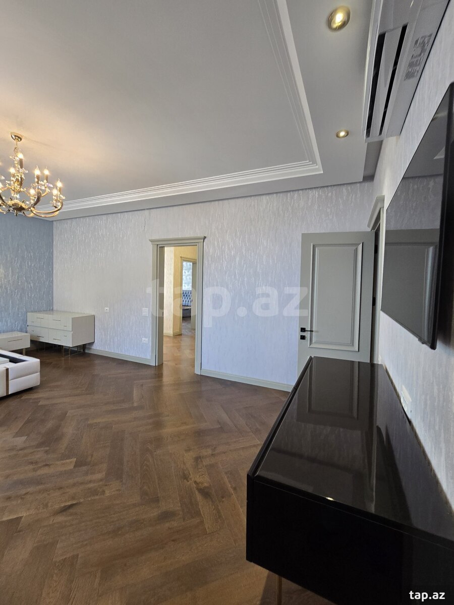 Villa, Qəbələ r.