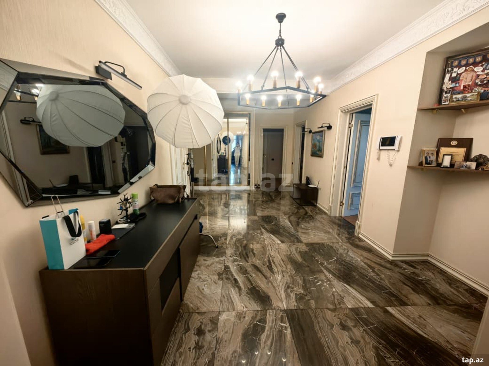 4-otaqlı yeni tikili, Üzeyir Hacıbəyli küç., 205 m²