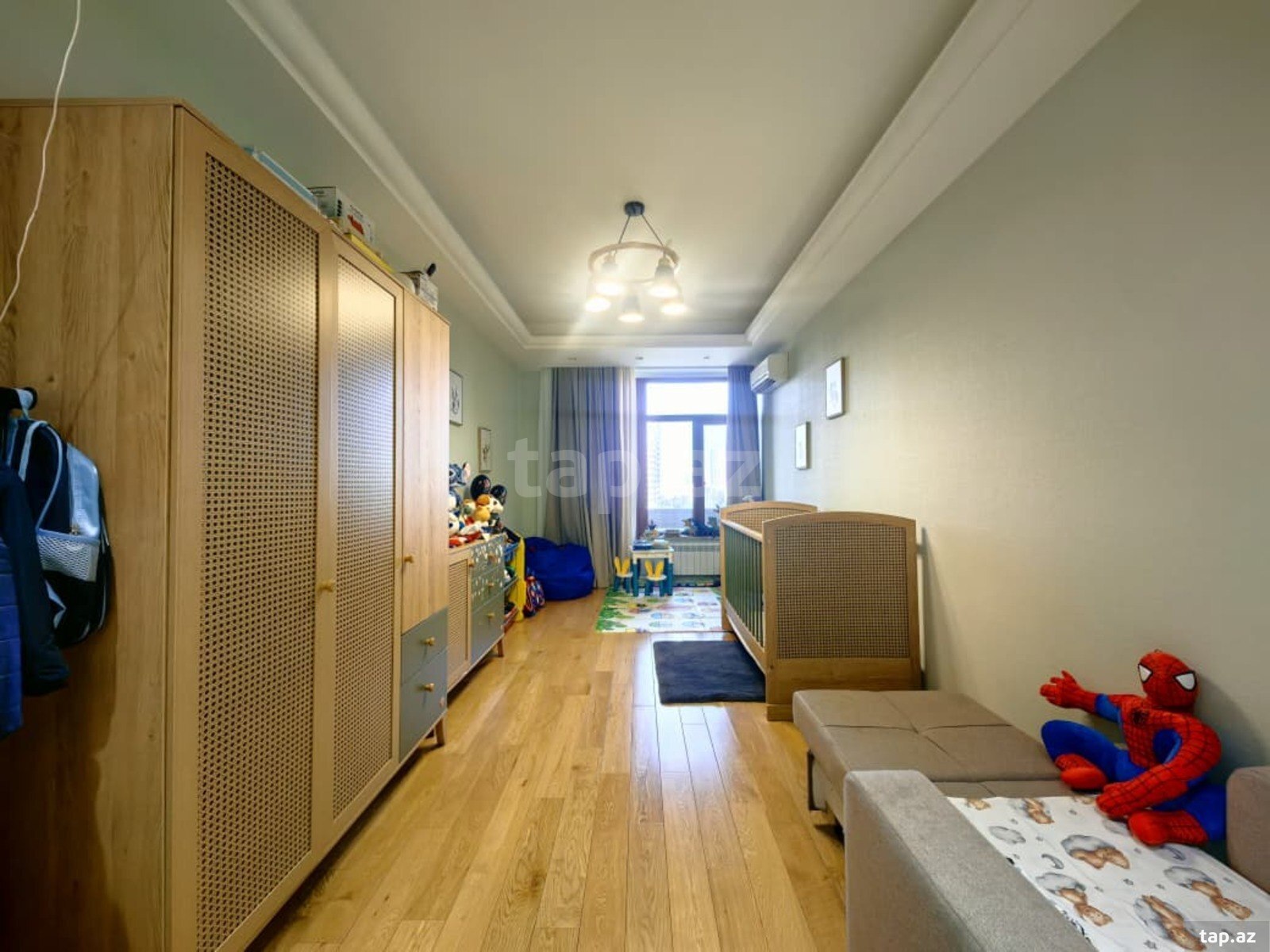 4-otaqlı yeni tikili, Üzeyir Hacıbəyli küç., 205 m²