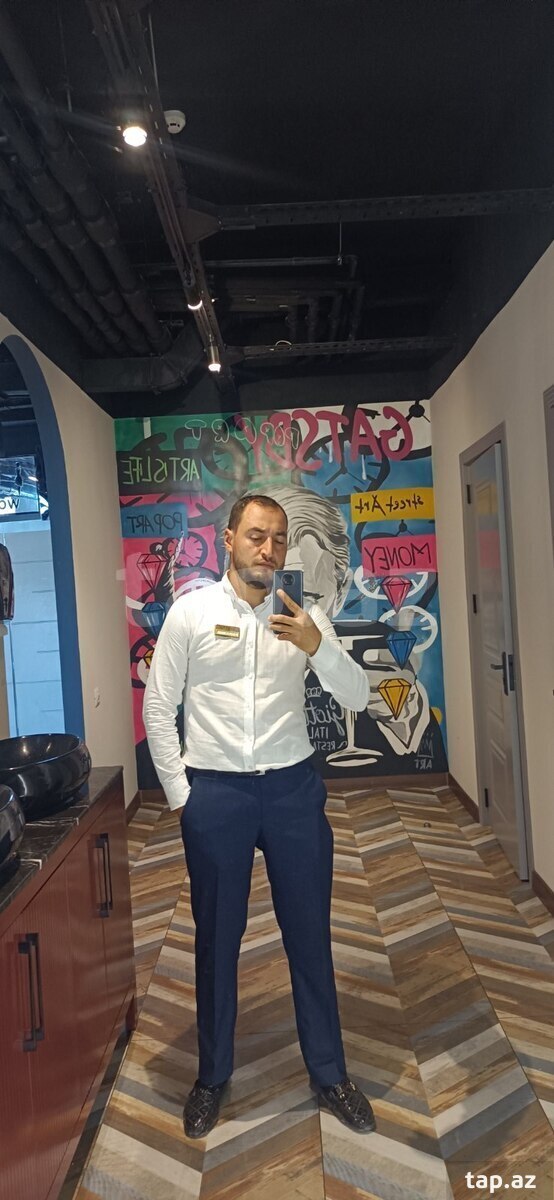 Ofisiant işi axtarıram