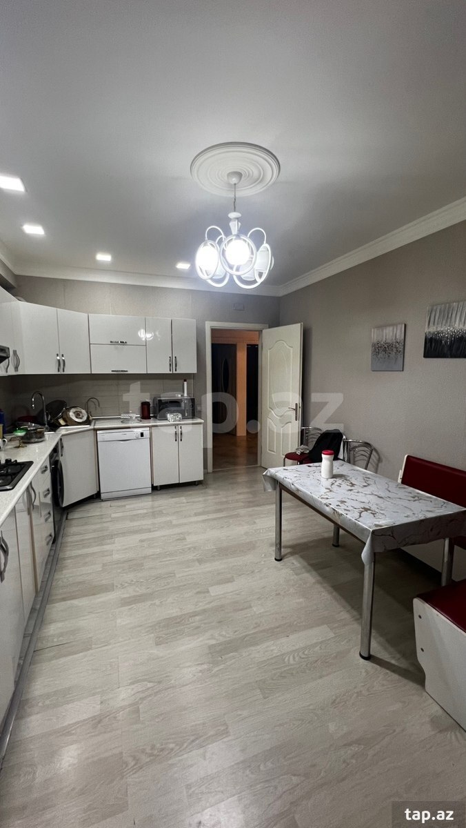 5-комн. квартира на продажу, Баку