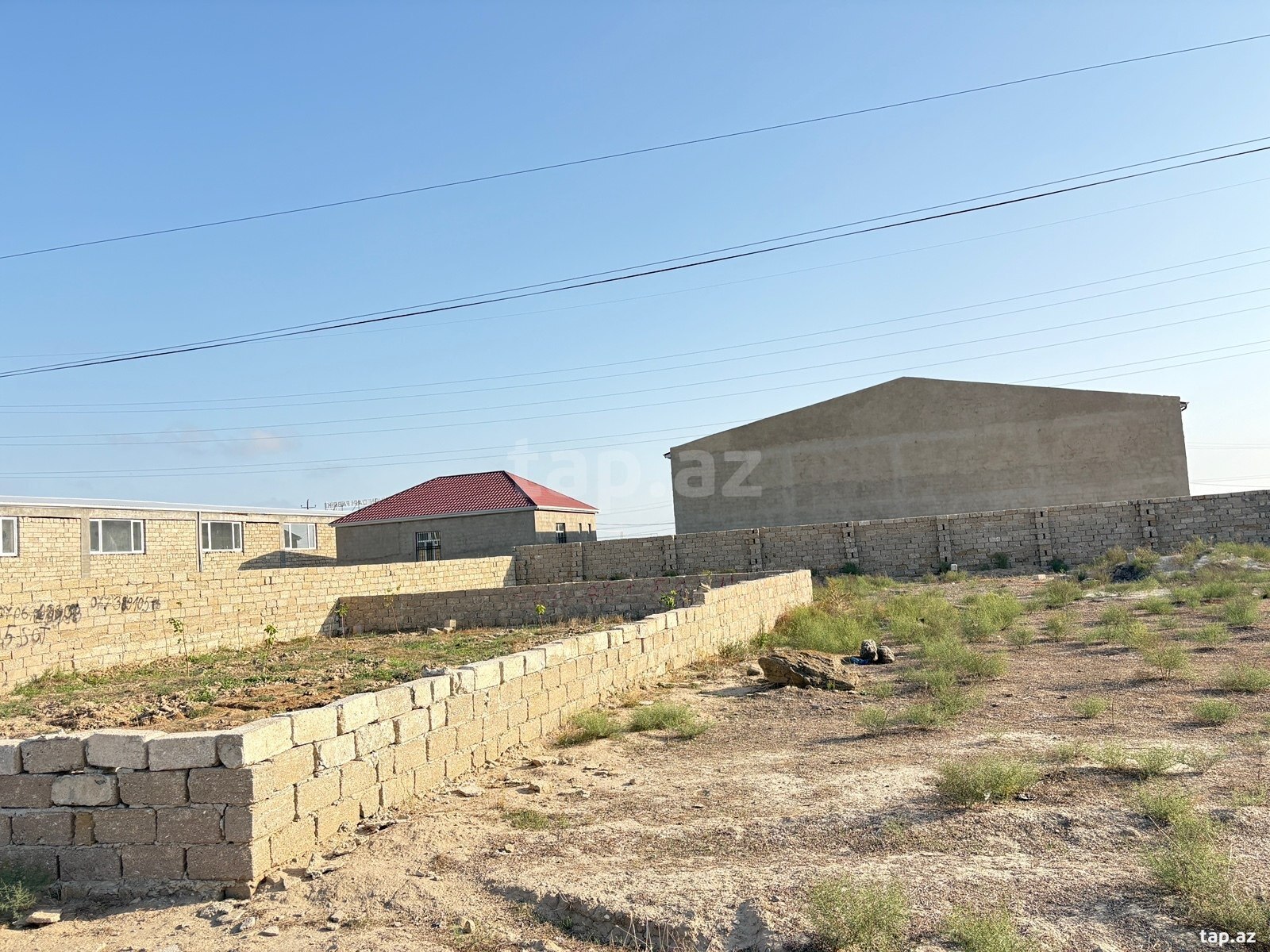 Torpaq satılır, Bakı
