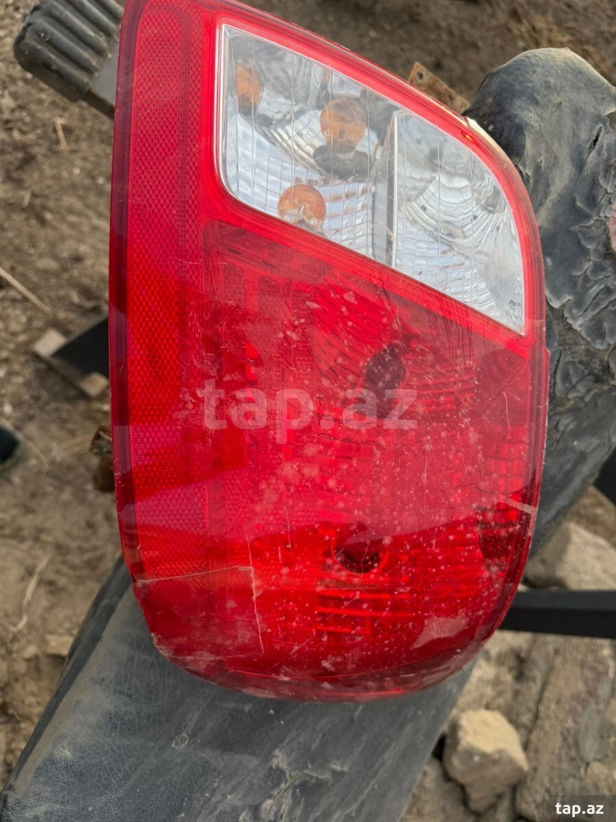 Kia Rio arxa sağ farası