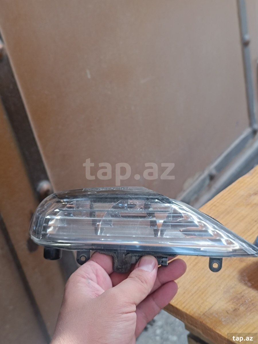 Subaru Forester yan güzgü alt işıqları