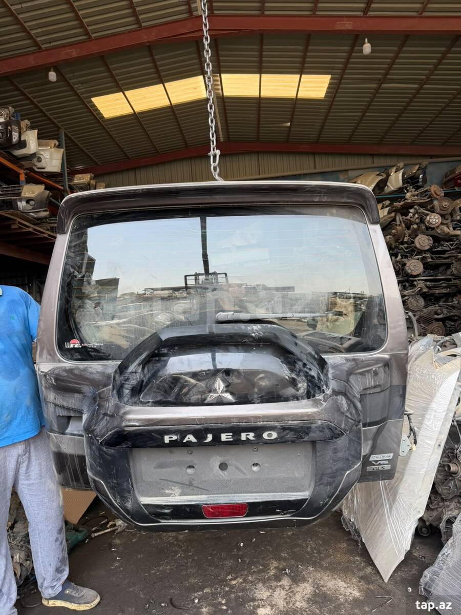 Mitsubishi Pajero baqajı