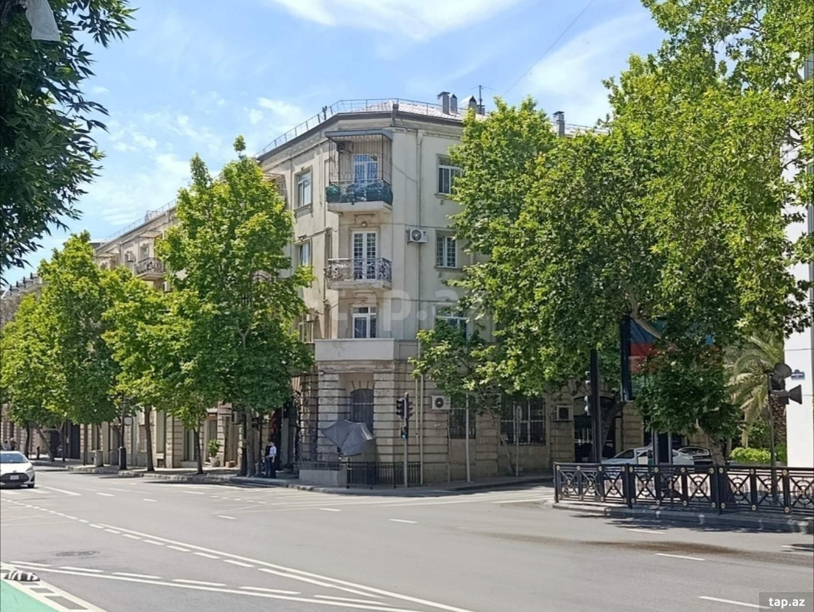 3-otaqlı mənzil, 28 May m., 82 m²