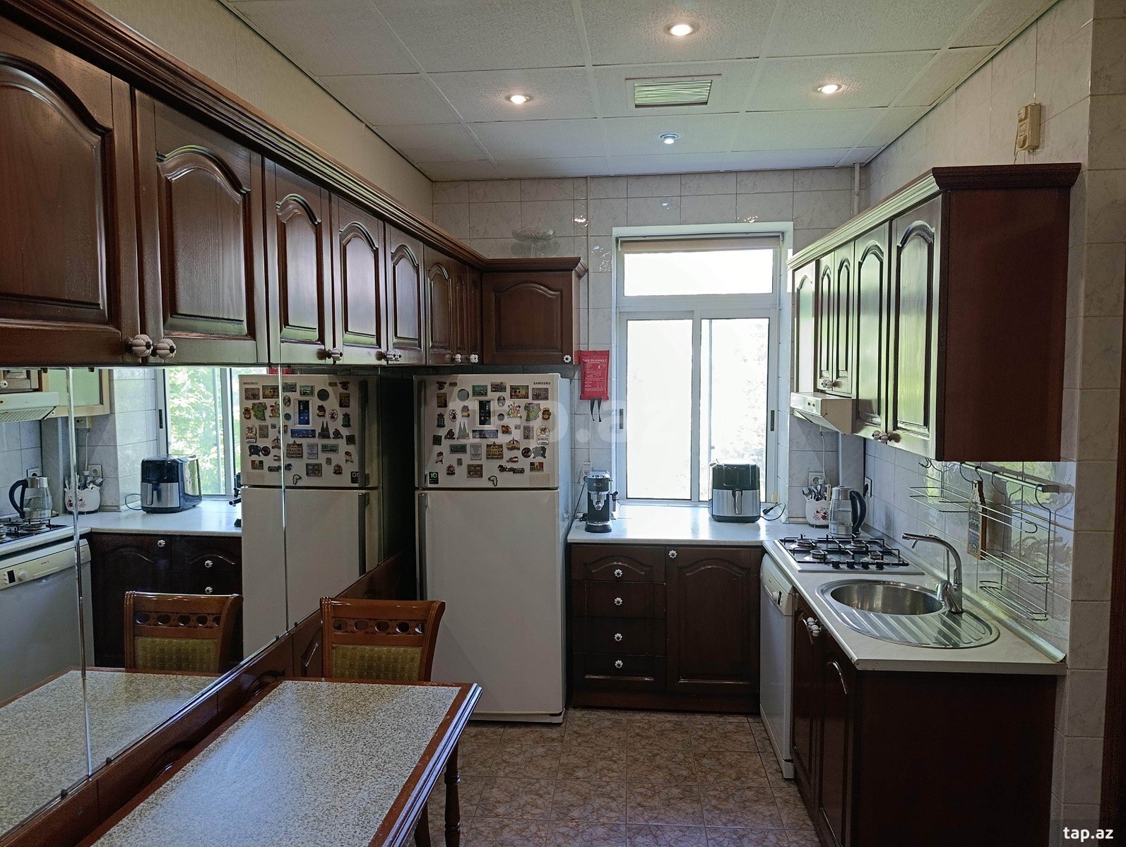 3-otaqlı mənzil, 28 May m., 82 m²