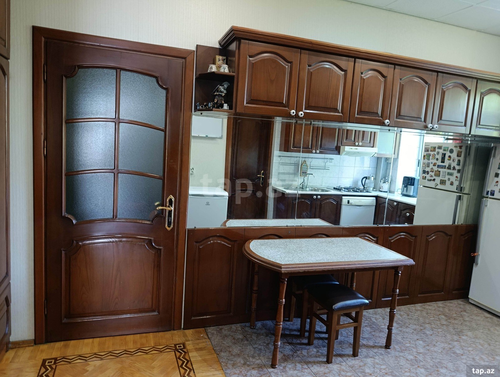 3-otaqlı mənzil, 28 May m., 82 m²