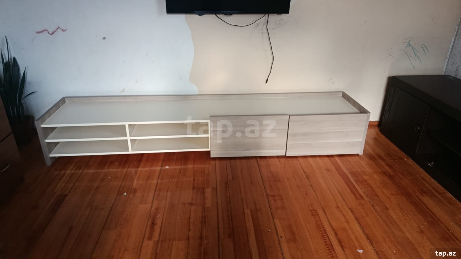 Televizor altlıqı