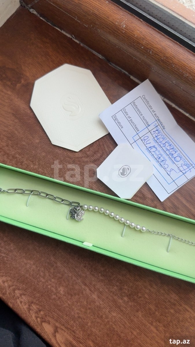 Swarovski qolbağı