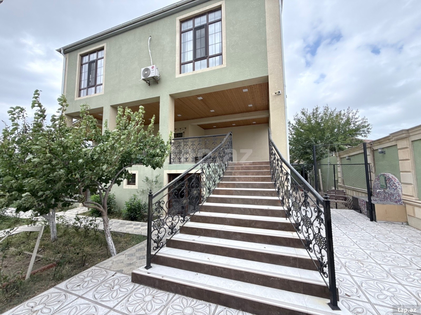 Villa, Goradil qəs.