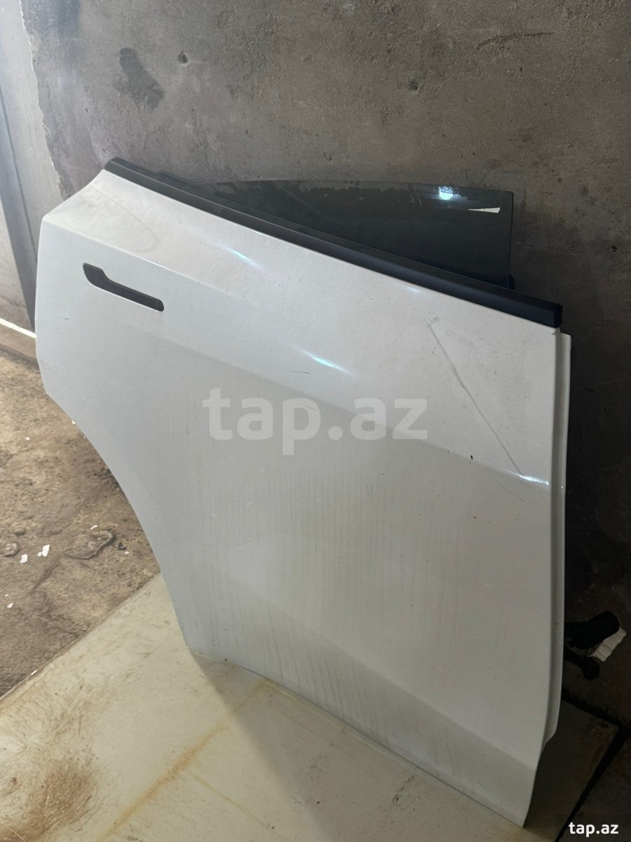 Tesla Model Y ehtiyat hissələri