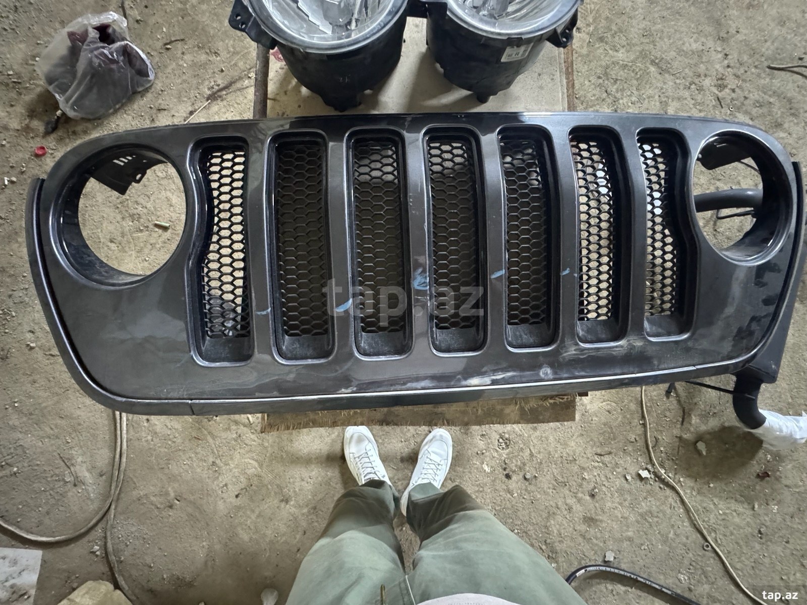 Jeep Wrangler radiator barmaqlığı