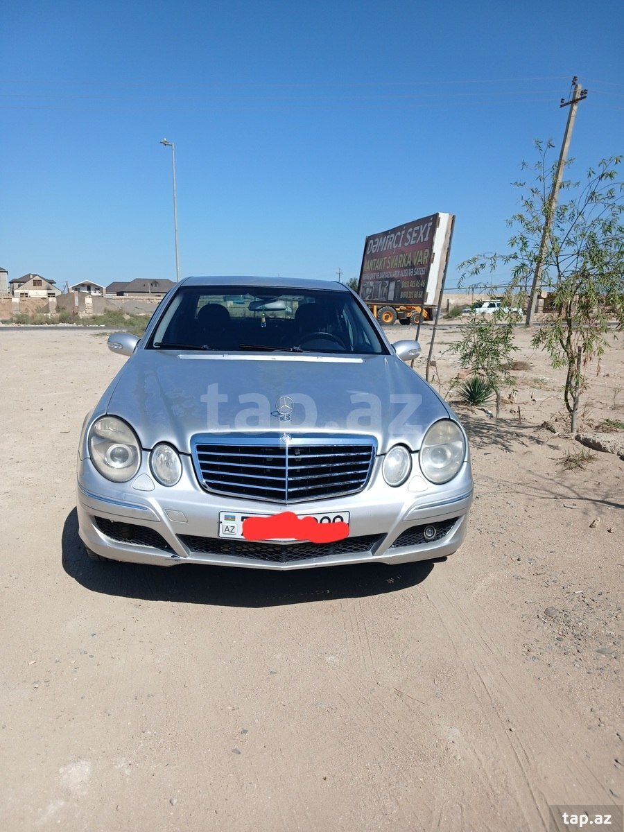 Mercedes E 220, 2002 il