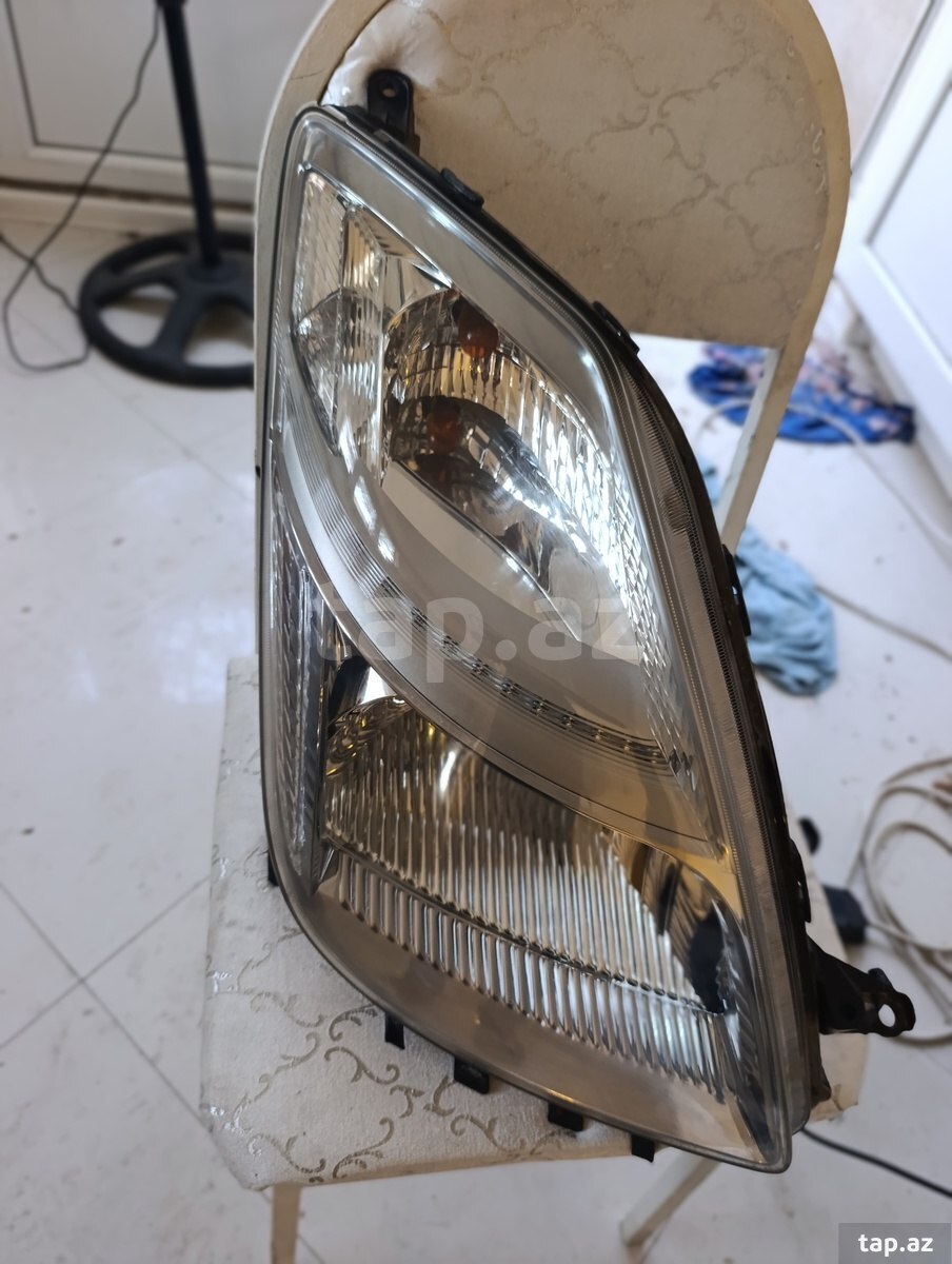 Toyota Prius farası