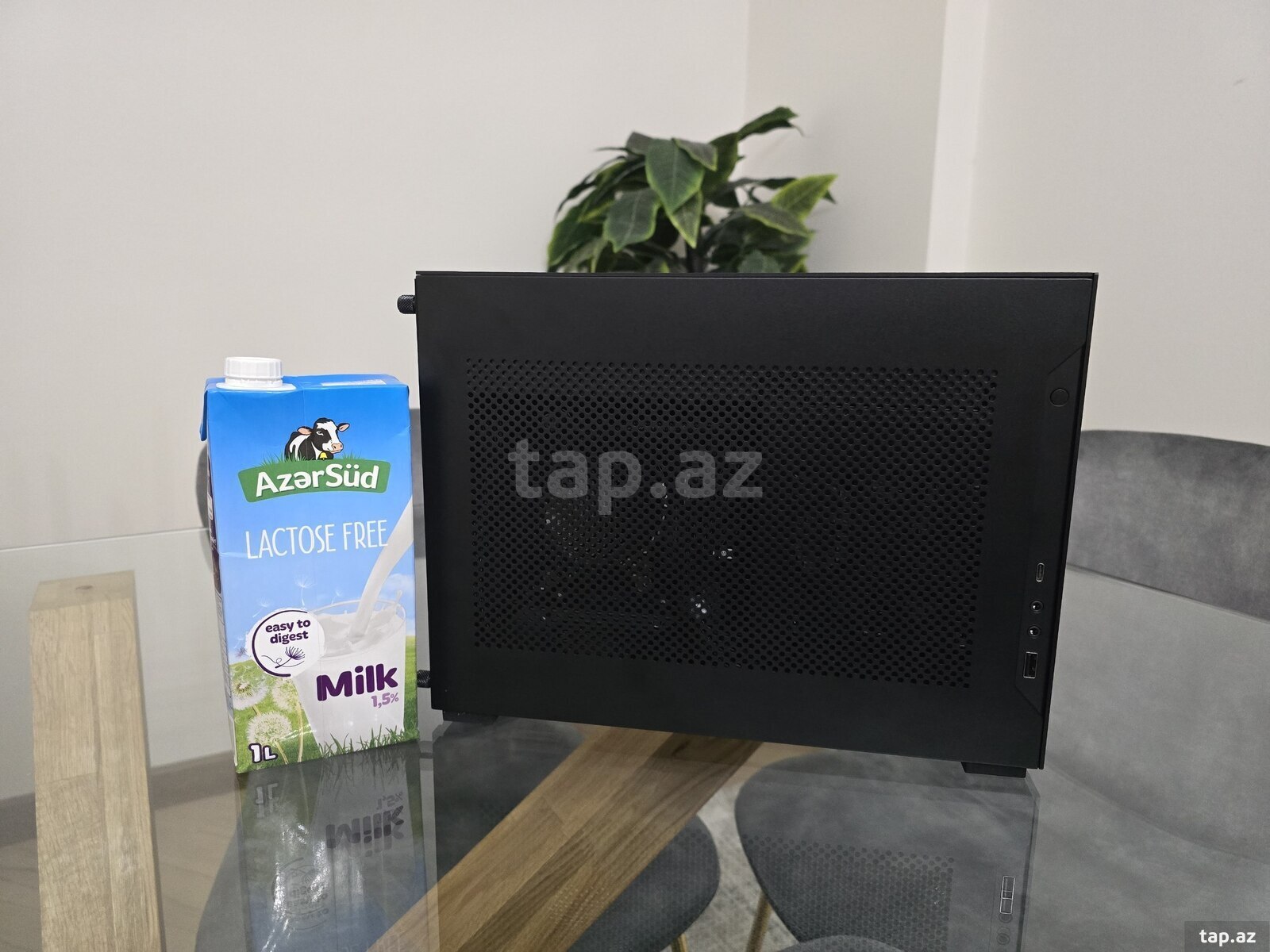 Premium SFF PC | 7800X3D | RX 7900 GRE | Lian Li A4-H2O