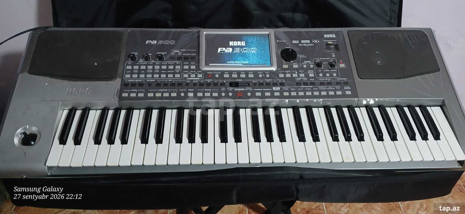 Sintezator Korg pa900