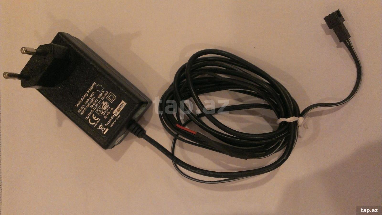 Adapter 12V 1,5A