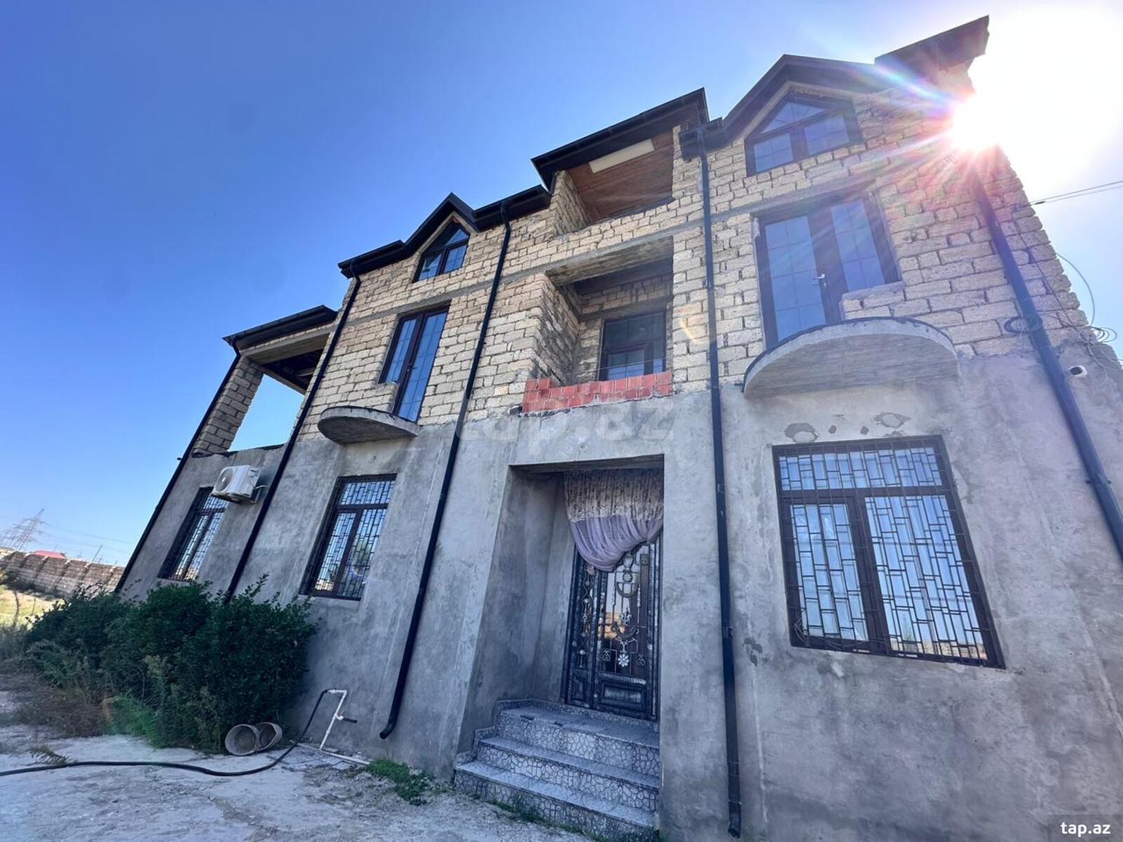 Həyət evi, Qala qəs.