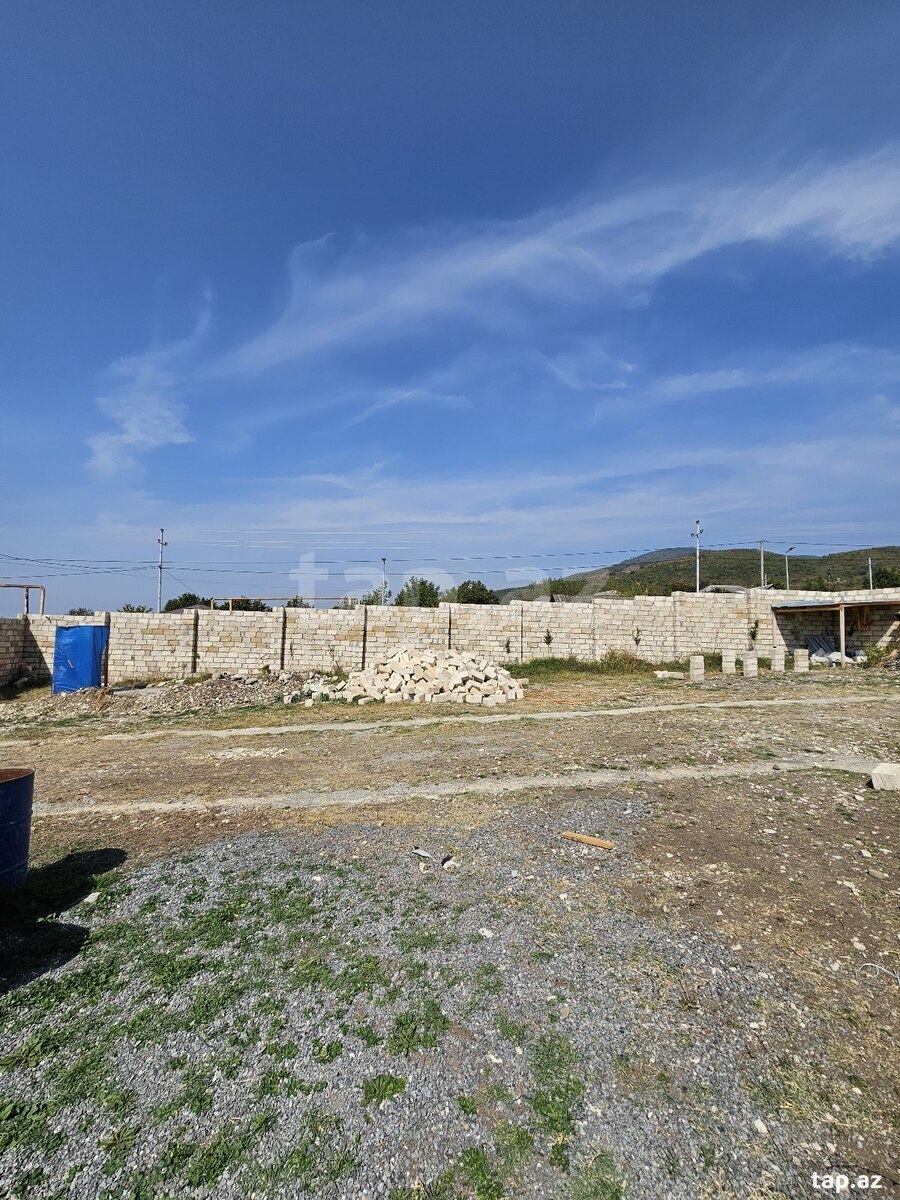Torpaq satılır, İsmayıllı, İsmayıllı