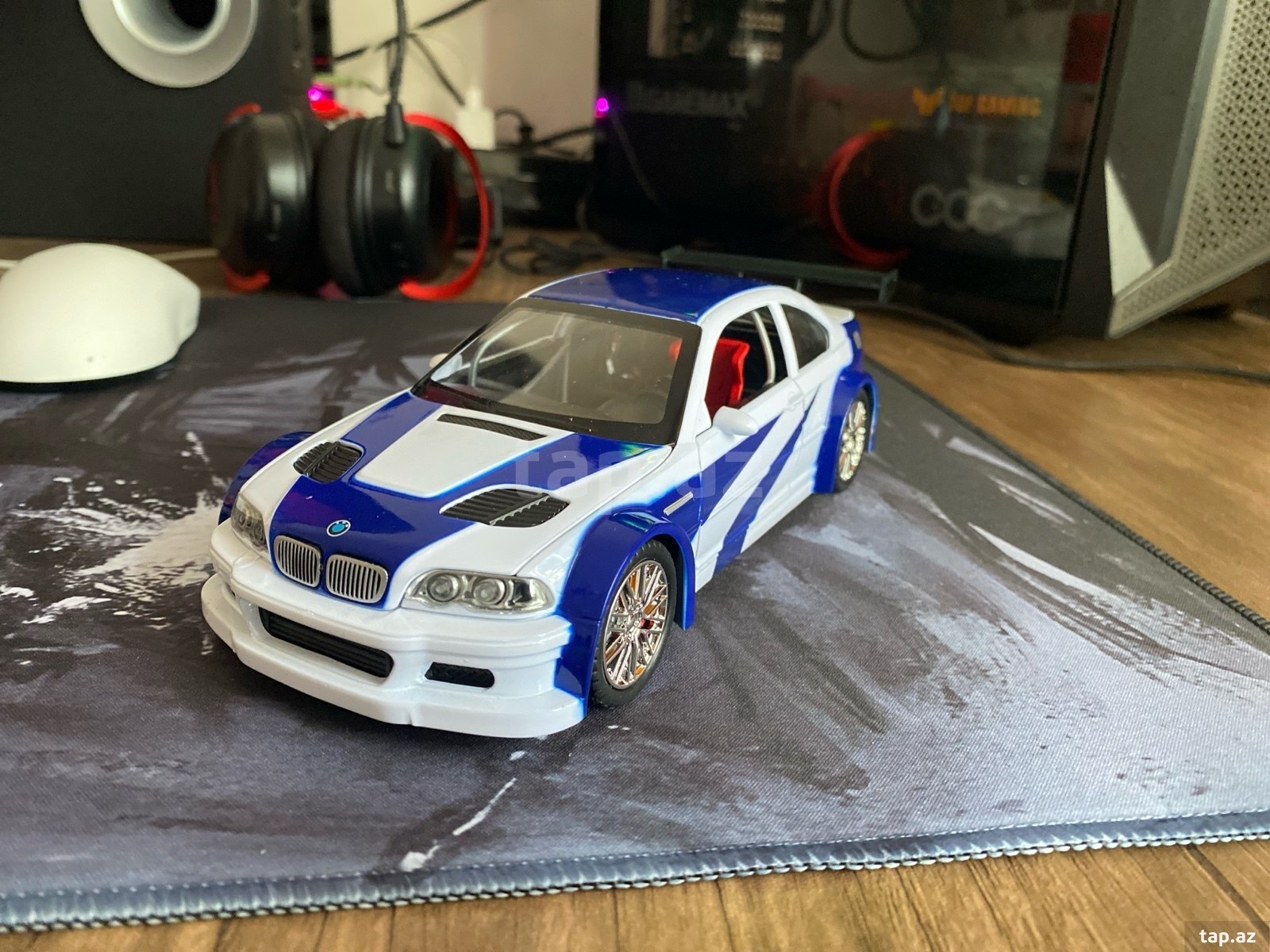 BMW M3 GTR oyuncaq