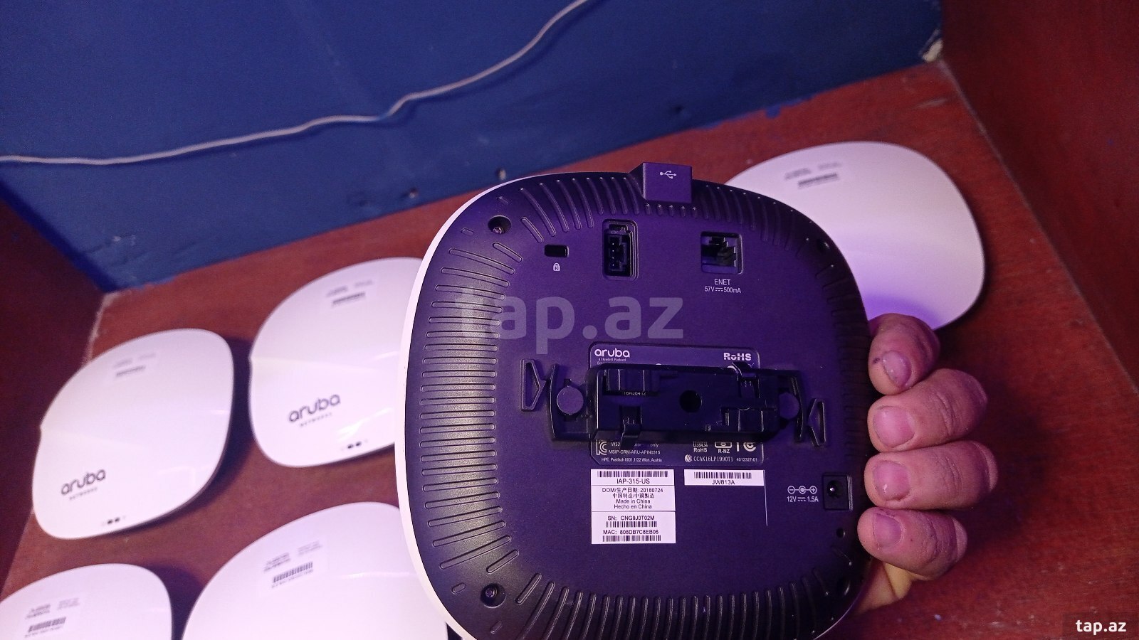HP Aruba IAP 315 Access point.