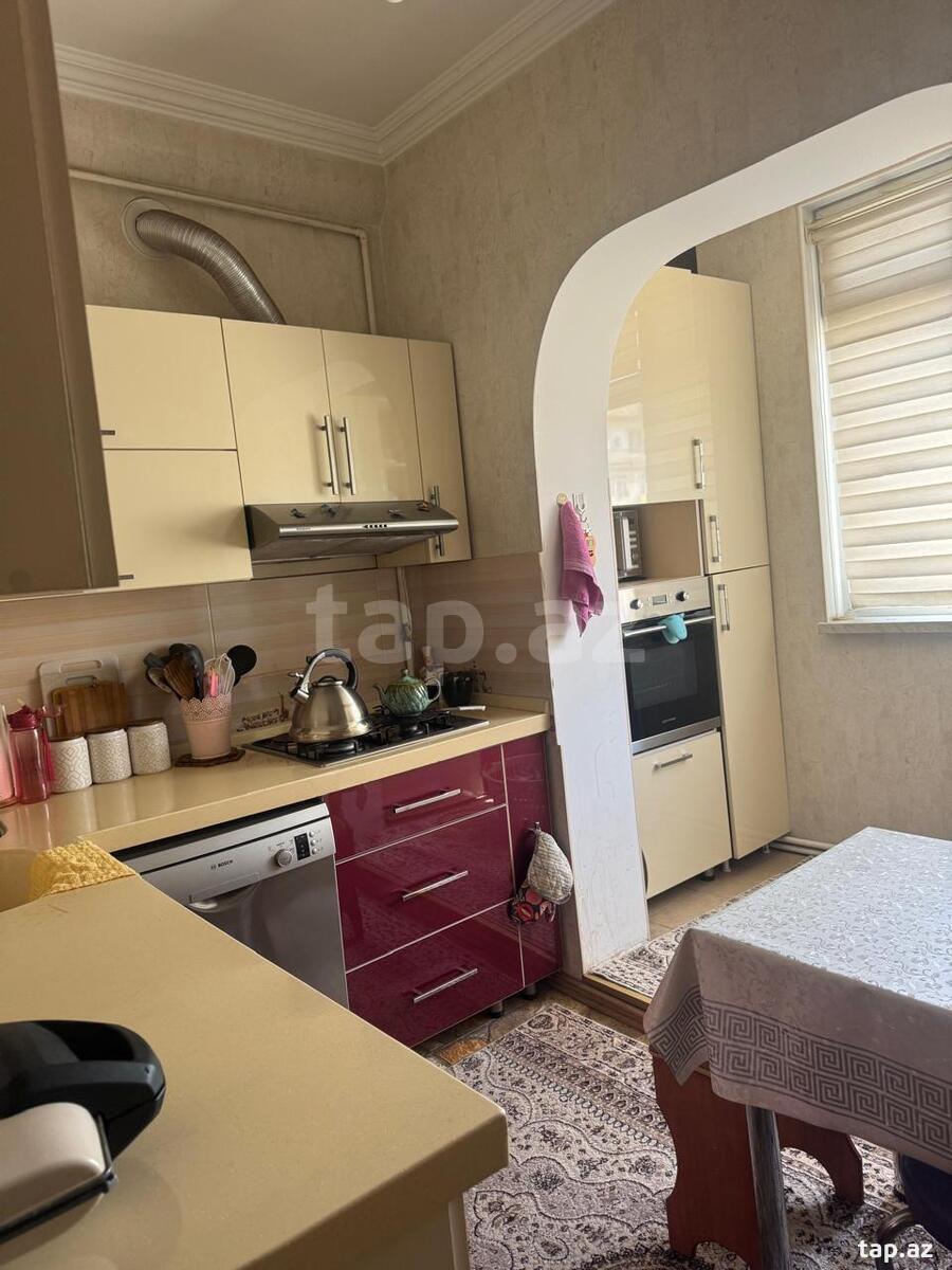 4-otaqlı mənzil, M.Xiyabani küç.26, 110 m²