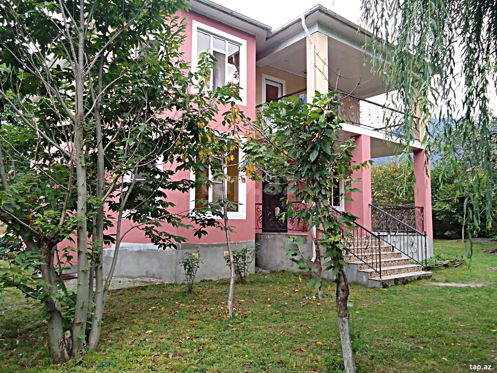 Villa, Vəndam qəs.
