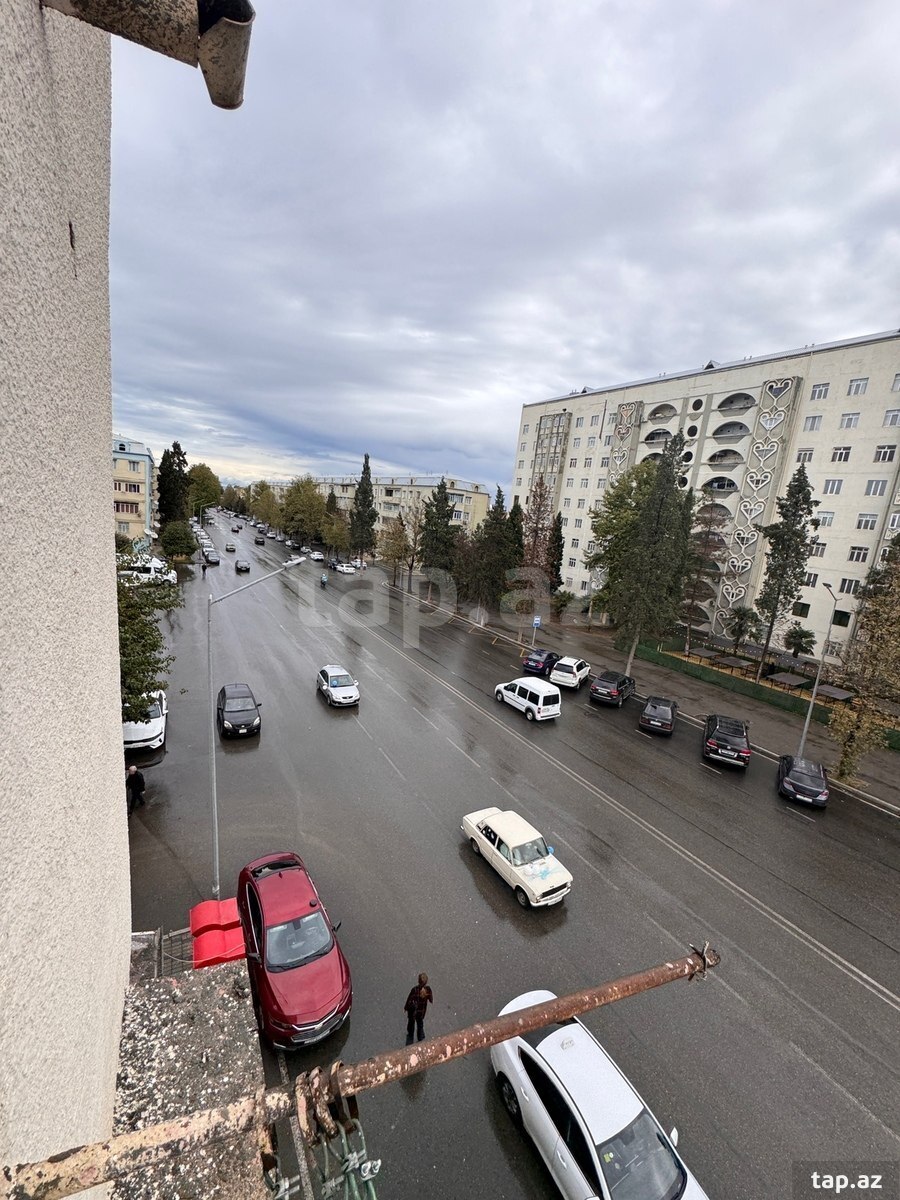 3-otaqlı mənzil kirayə verilir, Gəncə ş., 63 m²