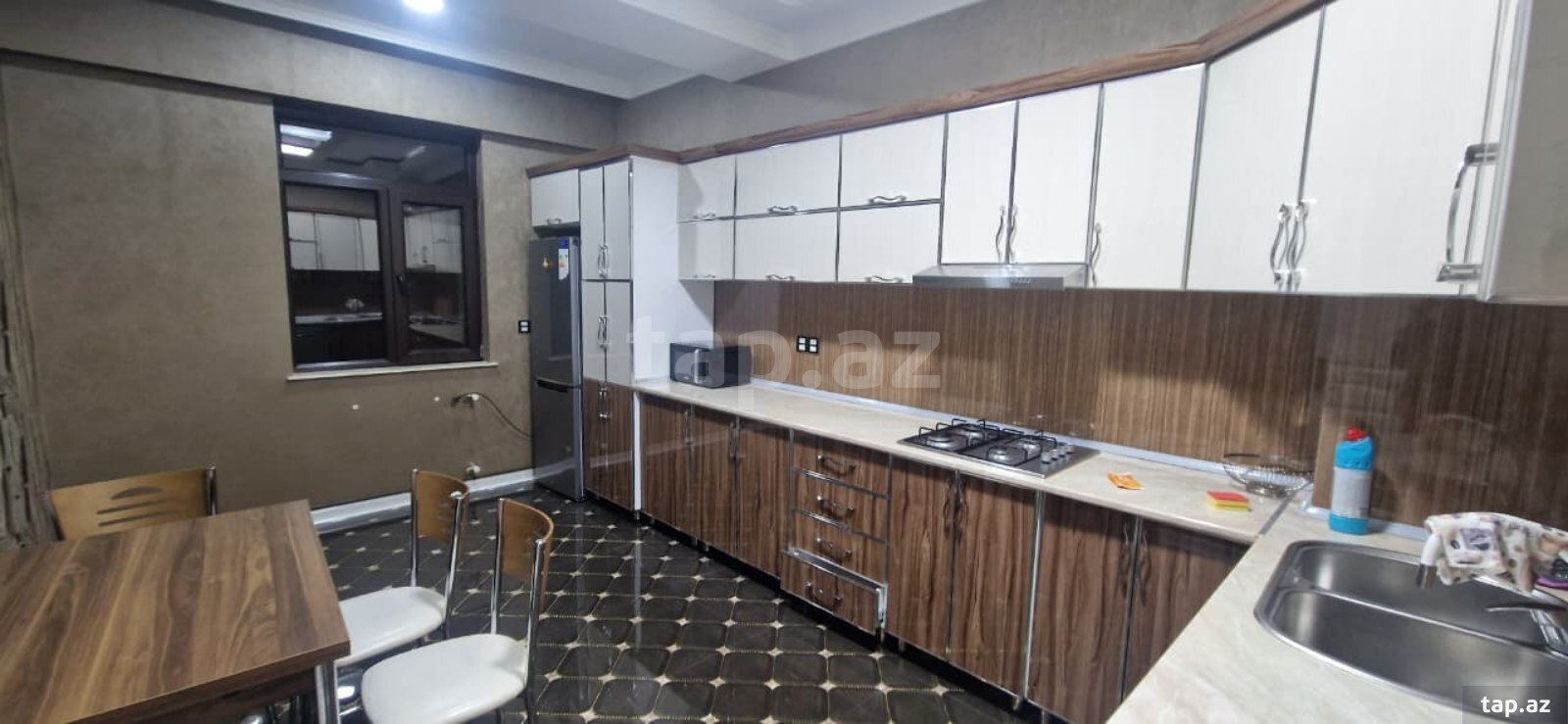 3-otaqlı yeni tikili kirayə verilir, Y.V.Çəmənzəminli küç., 128 m²
