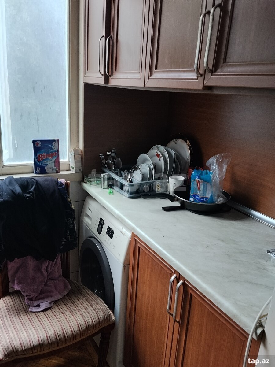 3-otaqlı mənzil kirayə verilir, Memar Əcəmi m., 40 m²