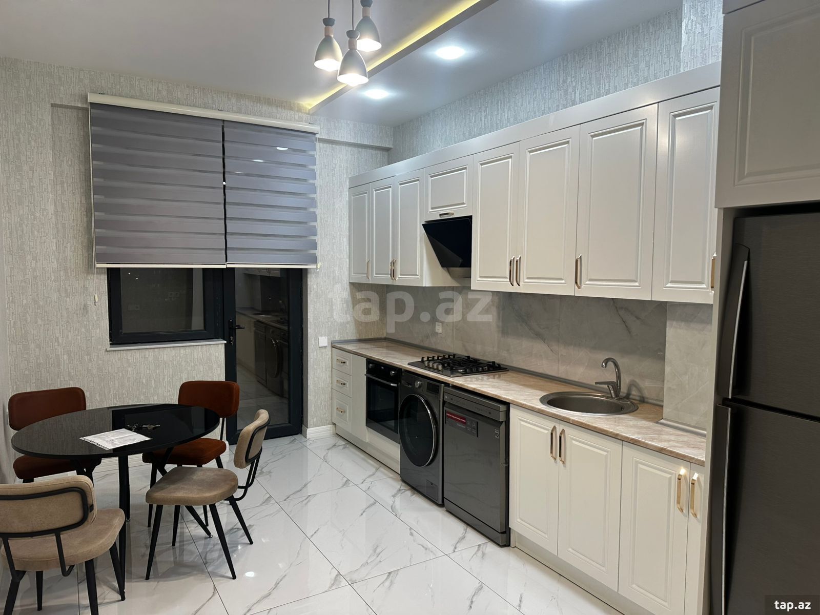 2-otaqlı yeni tikili kirayə verilir, Sənan Kərimov küç., 75 m²