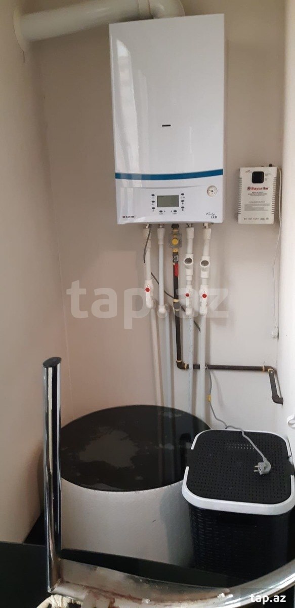 3-otaqlı mənzil kirayə verilir, M. Kazımovski küç. 31, 80 m²