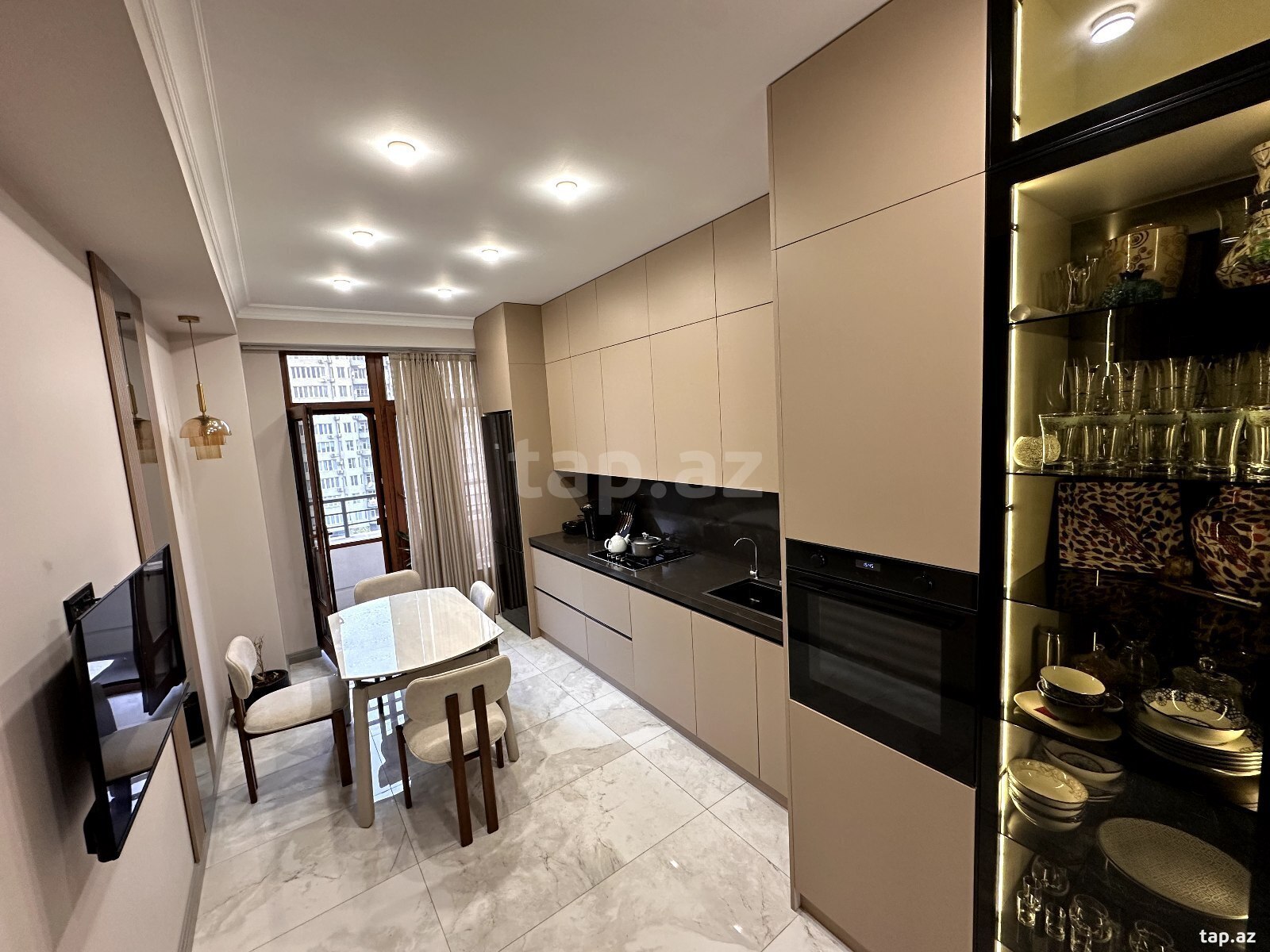 4-otaqlı yeni tikili, 28 May m., 175 m²